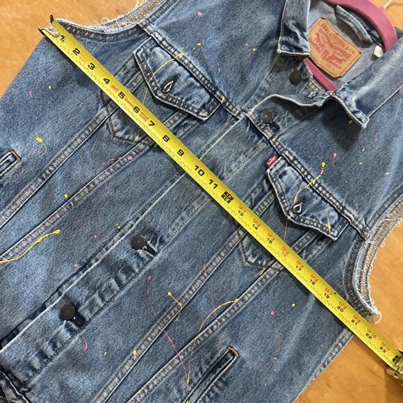 MEN'S SIZE Large LEVI'S THE TRUCKER JEAN VEST IN WZAP PAINT SPLATTER DENIM - Picture 7 of 11